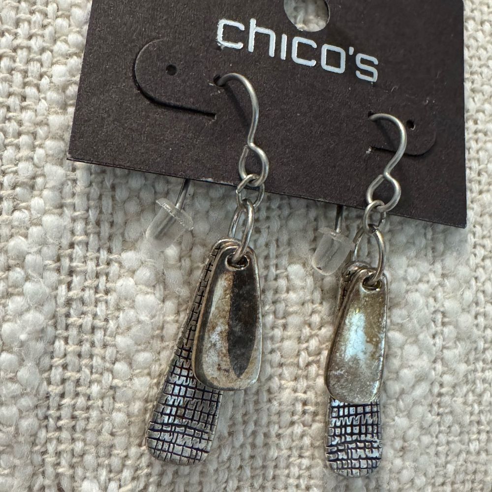 0243-Chico's Silver Dangle Earrings‎